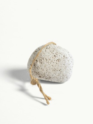 WHITE PUMICE STONE · Tadé